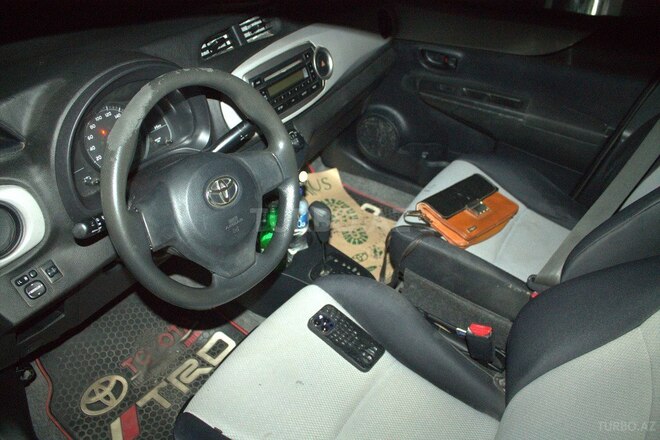 Toyota Vitz 2011, 124,419 km - 1.3 l - Bakı