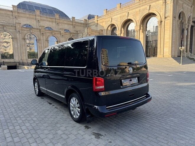 Volkswagen Multivan-8