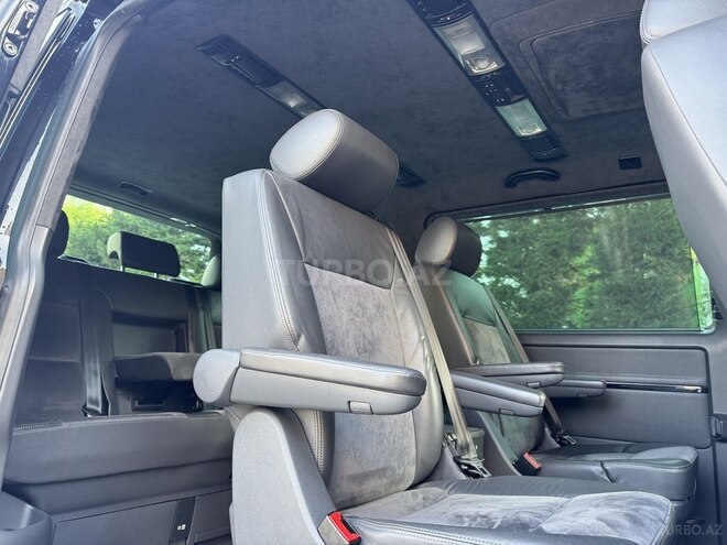 Volkswagen Multivan-14