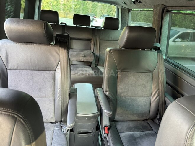 Volkswagen Multivan-15