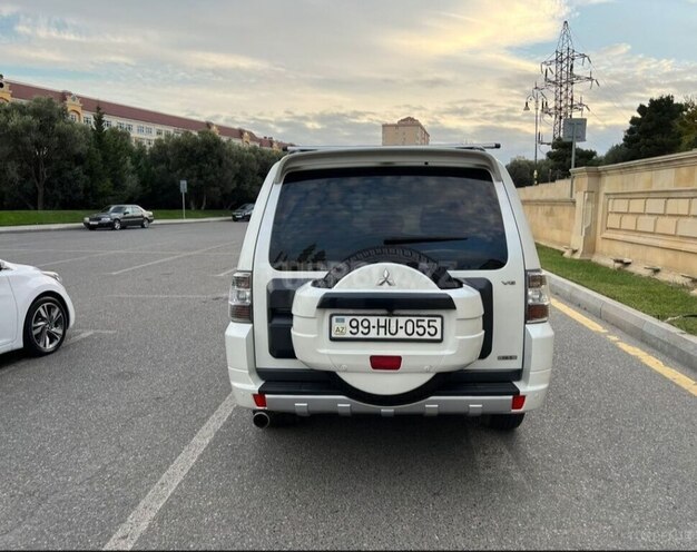 Mitsubishi Pajero 2008, 275,000 km - 3.0 l - Bakı