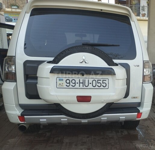 Mitsubishi Pajero 2008, 275,000 km - 3.0 l - Bakı
