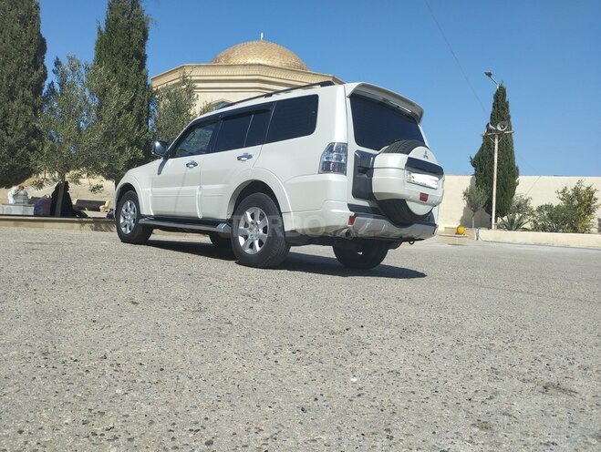 Mitsubishi Pajero 2008, 275,000 km - 3.0 l - Bakı