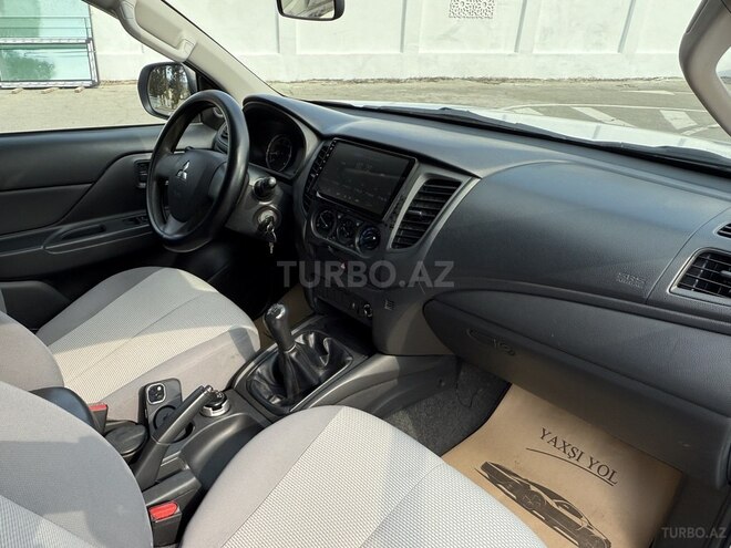 Mitsubishi L200 2022, 103,000 km - 2.4 l - Bakı