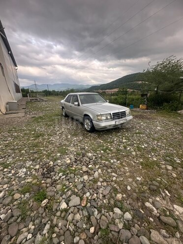Mercedes E 250 1991, 588,686 km - 2.5 l - Goranboy