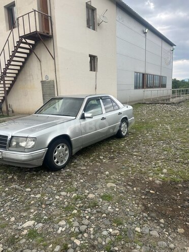 Mercedes E 250 1991, 588,686 km - 2.5 l - Goranboy