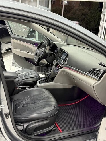 Hyundai Elantra 2018, 108,000 km - 2.0 l - Sumqayıt