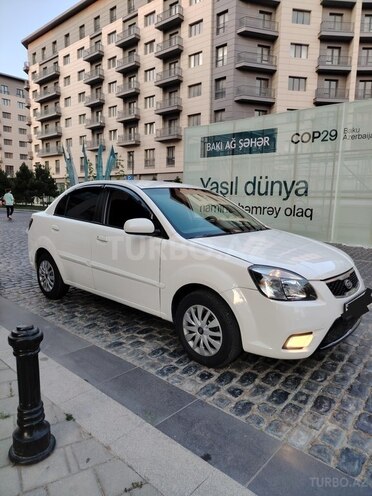 Kia Rio 2011, 288,888 km - 1.4 l - Bakı