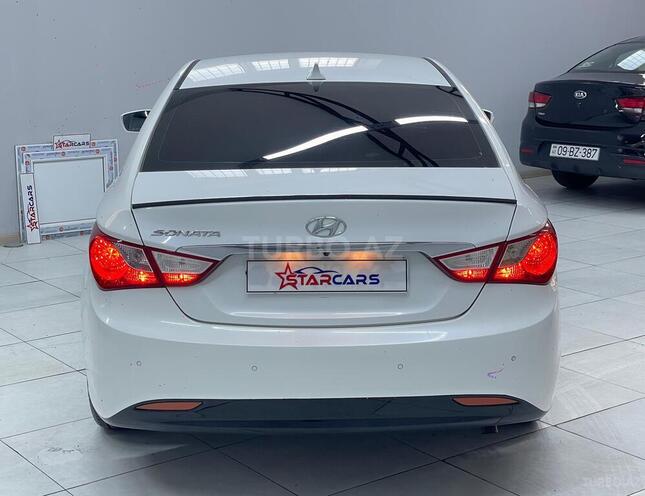 Hyundai Sonata-2