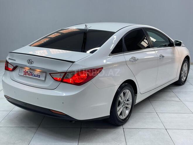 Hyundai Sonata-5