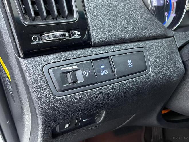 Hyundai Sonata-18