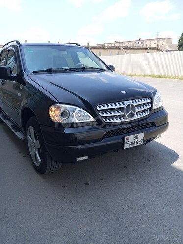 Mercedes ML 400 4MATIC 2001, 342,133 km - 4.0 l - Salyan