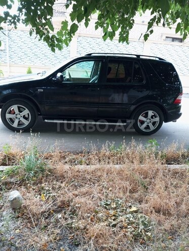 Mercedes ML 400 4MATIC 2001, 342,133 km - 4.0 l - Salyan