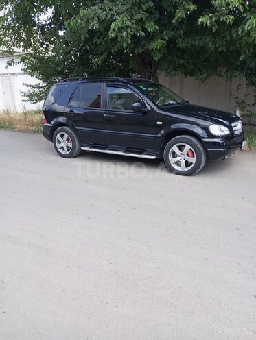 Mercedes ML 400 4MATIC 2001, 342,133 km - 4.0 l - Salyan