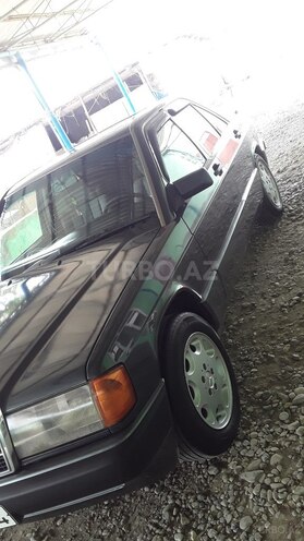 Mercedes 190 1990, 555,555 km - 2.0 l - Salyan