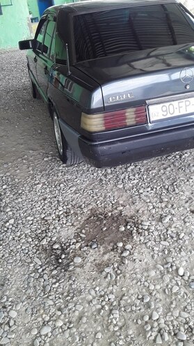 Mercedes 190 1990, 555,555 km - 2.0 l - Salyan