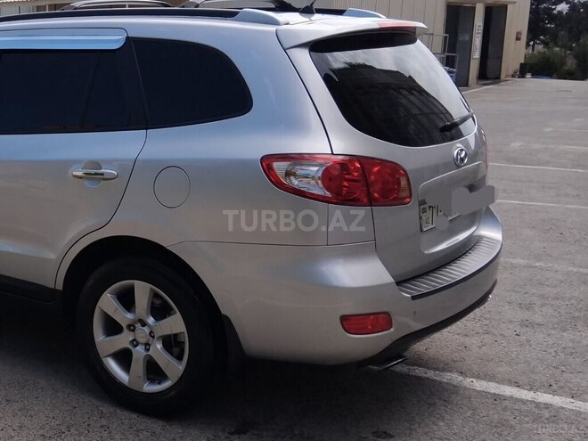 Hyundai Santa Fe-13