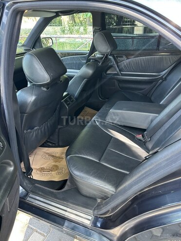 Mercedes E 240 1998, 338,000 km - 2.4 l - Yevlax
