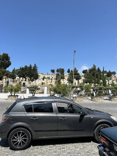 Opel Astra 2009, 240,000 km - 1.6 l - Bakı