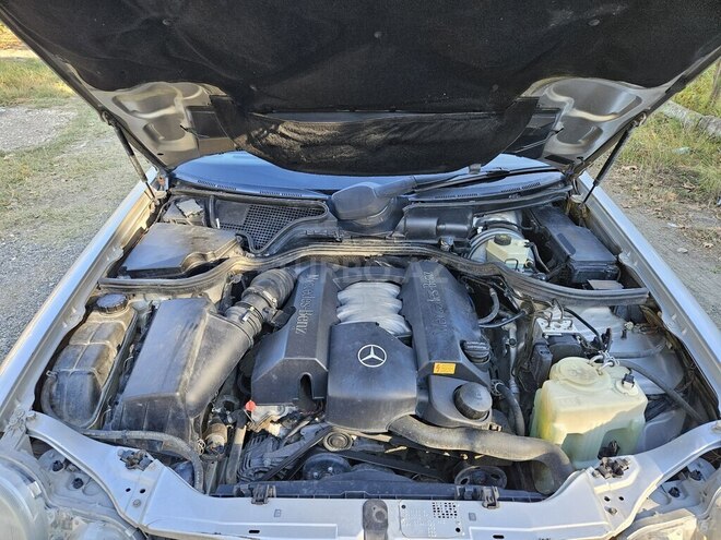 Mercedes E 240 1998, 356,700 km - 2.4 l - Yevlax