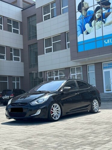 Hyundai Accent 2013, 220,000 km - 1.6 l - Bakı