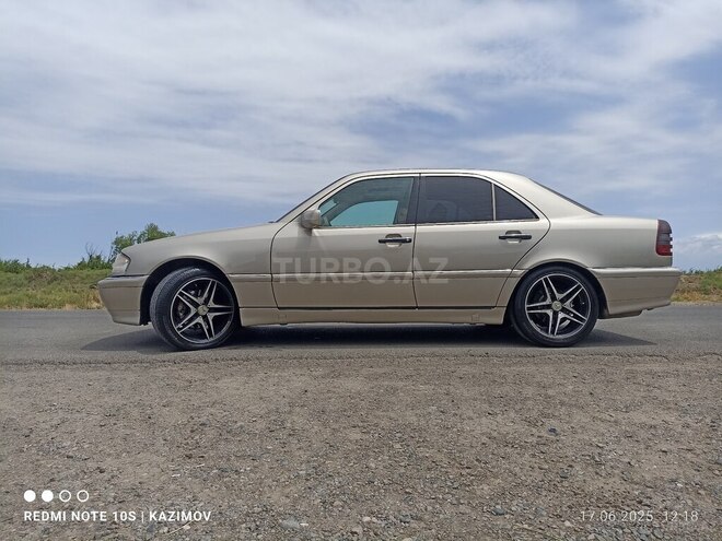 Mercedes C 230 1998, 331,210 km - 2.3 l - Beyləqan