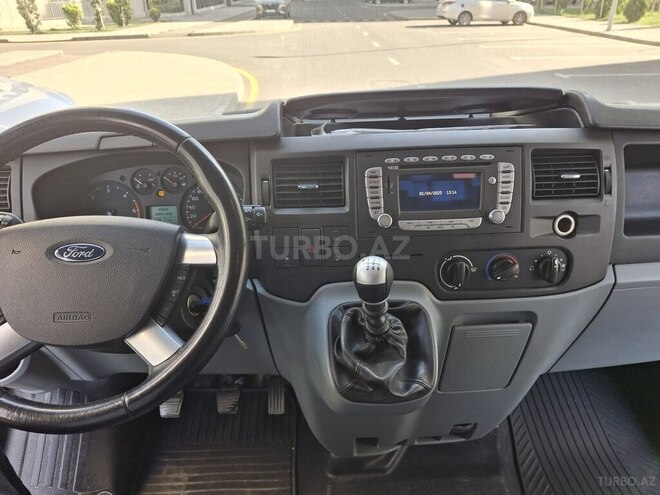 Ford Transit-3