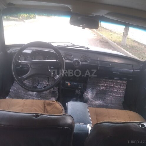 LADA (VAZ) 2106 1988, 42,400 km - 1.5 l - Salyan