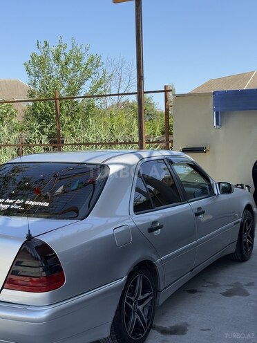 Mercedes C 220 1999, 300,000 km - 2.2 л - Ucar