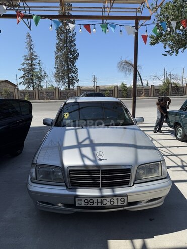 Mercedes C 220 1999, 300,000 km - 2.2 л - Ucar