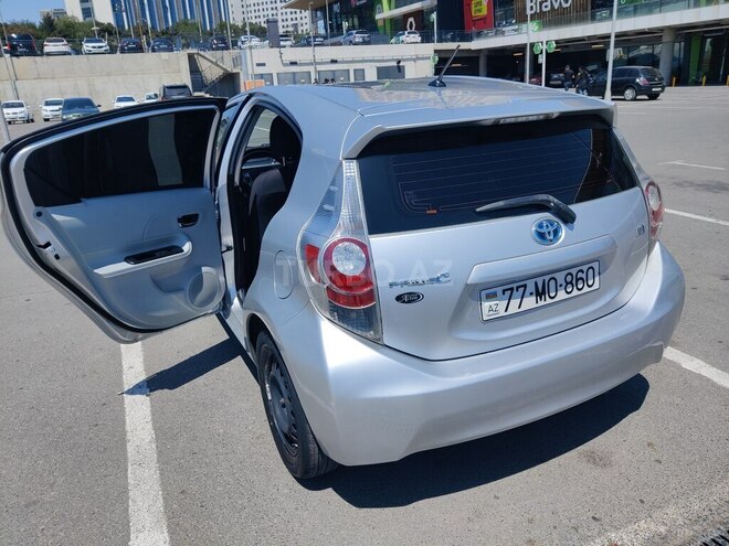 Toyota Prius C 2014, 107,000 km - 1.5 л - Bakı