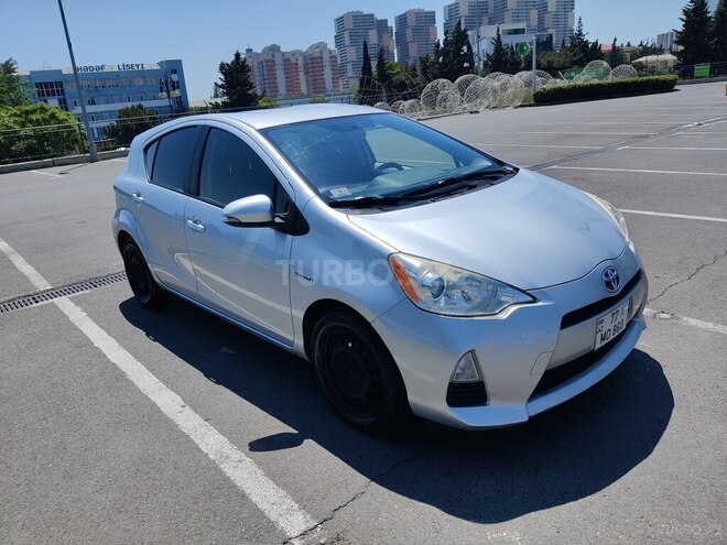 Toyota Prius C 2014, 107,000 km - 1.5 л - Bakı