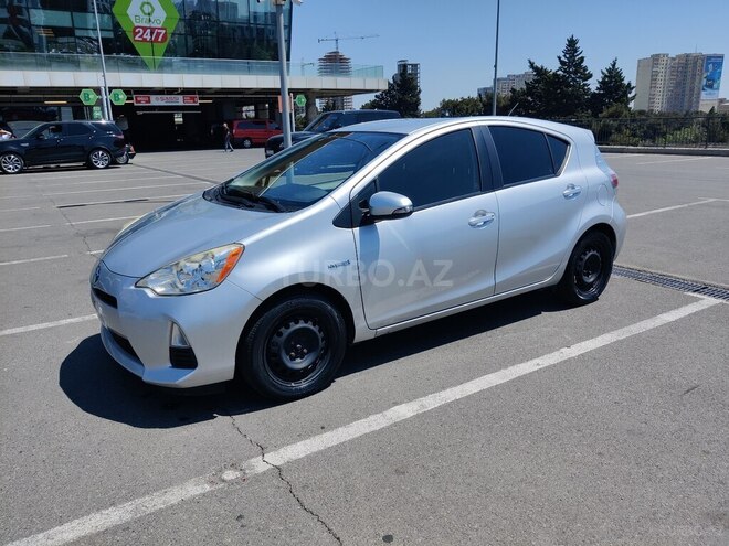 Toyota Prius C 2014, 107,000 km - 1.5 л - Bakı