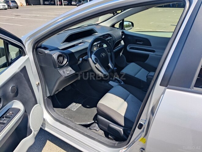 Toyota Prius C 2014, 107,000 km - 1.5 л - Bakı