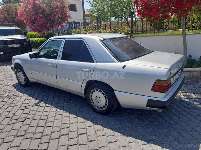 Mercedes E 200 d 1989, 455,550 km - 2.0 l - Bakı