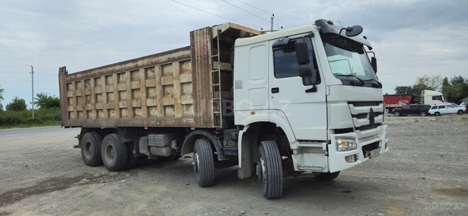 HOWO Sinotruk 2013, 365,200 km - 12.0 l - Quba