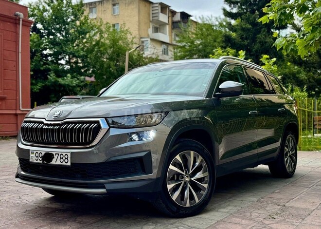 Skoda Kodiaq 2023, 40,600 km - 2.0 л - Bakı