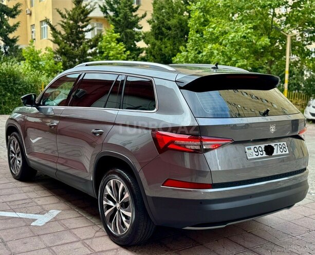 Skoda Kodiaq 2023, 40,600 km - 2.0 л - Bakı