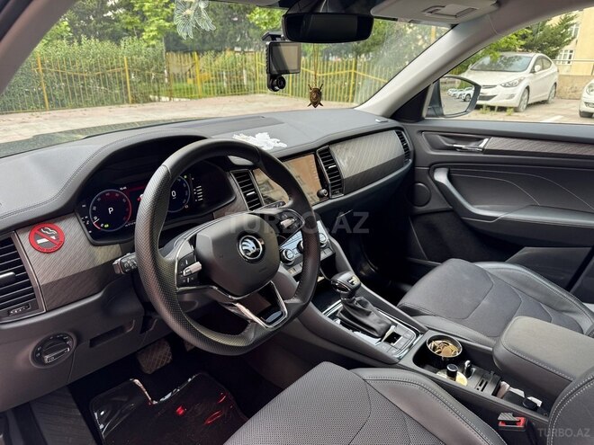 Skoda Kodiaq 2023, 40,600 km - 2.0 л - Bakı