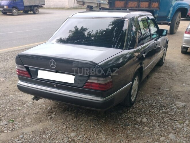 Mercedes E 200 1993, 582,000 km - 2.0 l - Bakı
