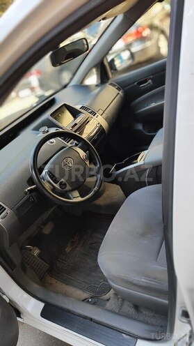 Toyota Prius-3