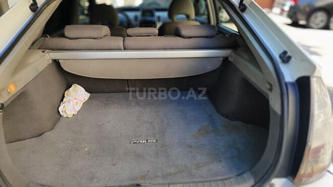 Toyota Prius-5