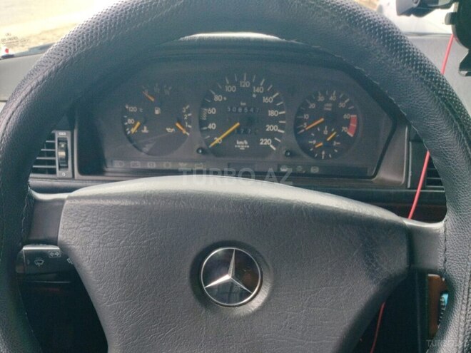 Mercedes E 200 1993, 582,000 km - 2.0 l - Bakı