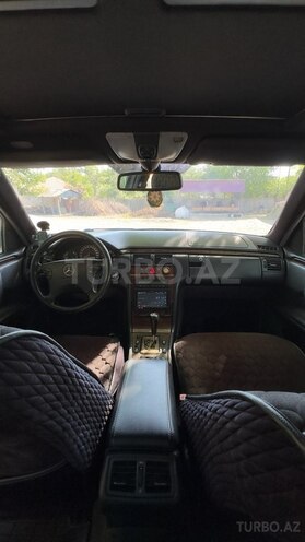 Mercedes E 320 2002, 319,400 km - 3.2 l - Bakı