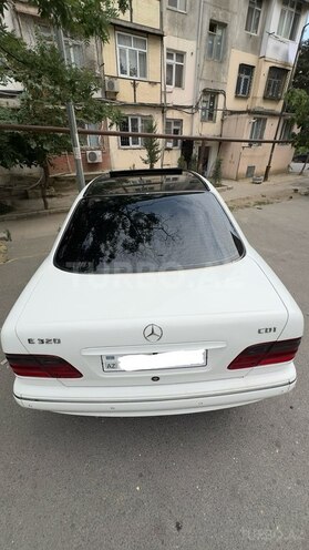 Mercedes E 320 2002, 319,400 km - 3.2 l - Bakı