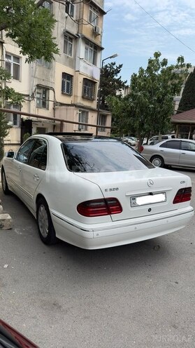 Mercedes E 320 2002, 319,400 km - 3.2 l - Bakı