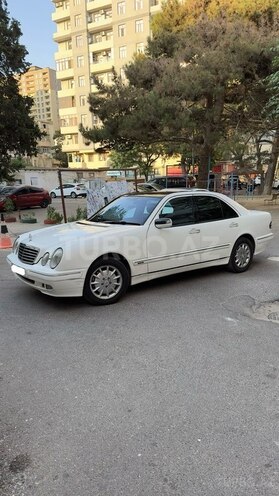 Mercedes E 320 2002, 319,400 km - 3.2 l - Bakı