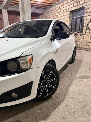Chevrolet Aveo-7