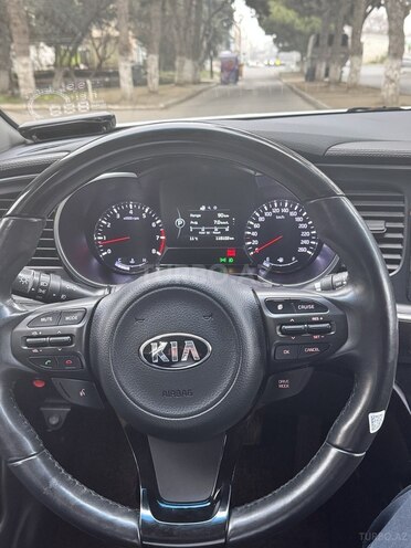 Kia K5-10
