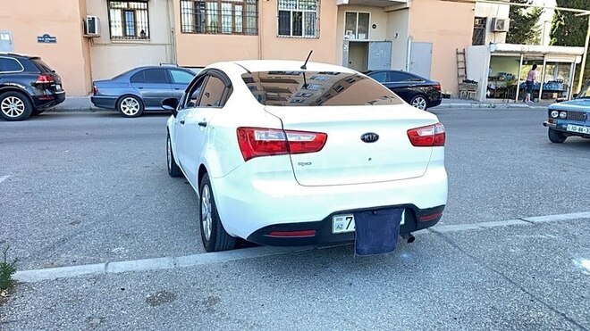 Kia Rio 2013, 300,000 km - 1.4 l - Bakı